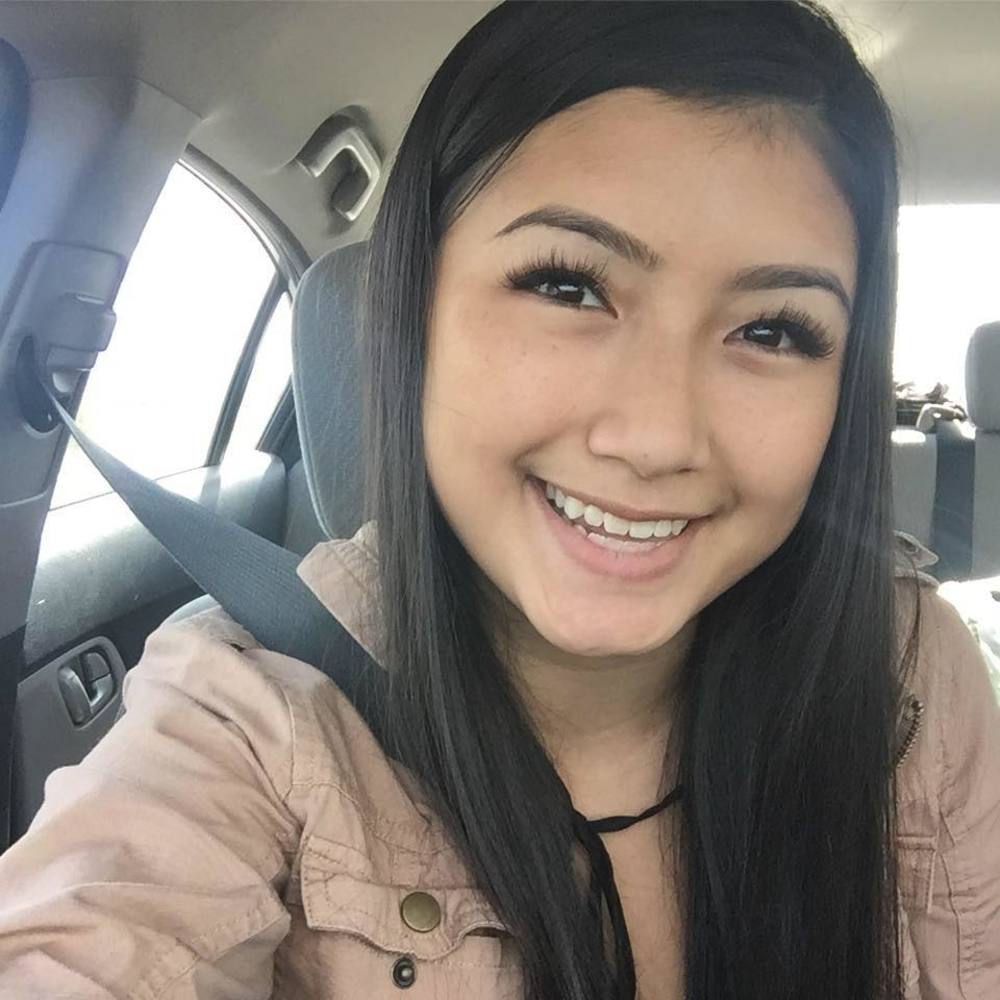 Meet your Posher, Danielle